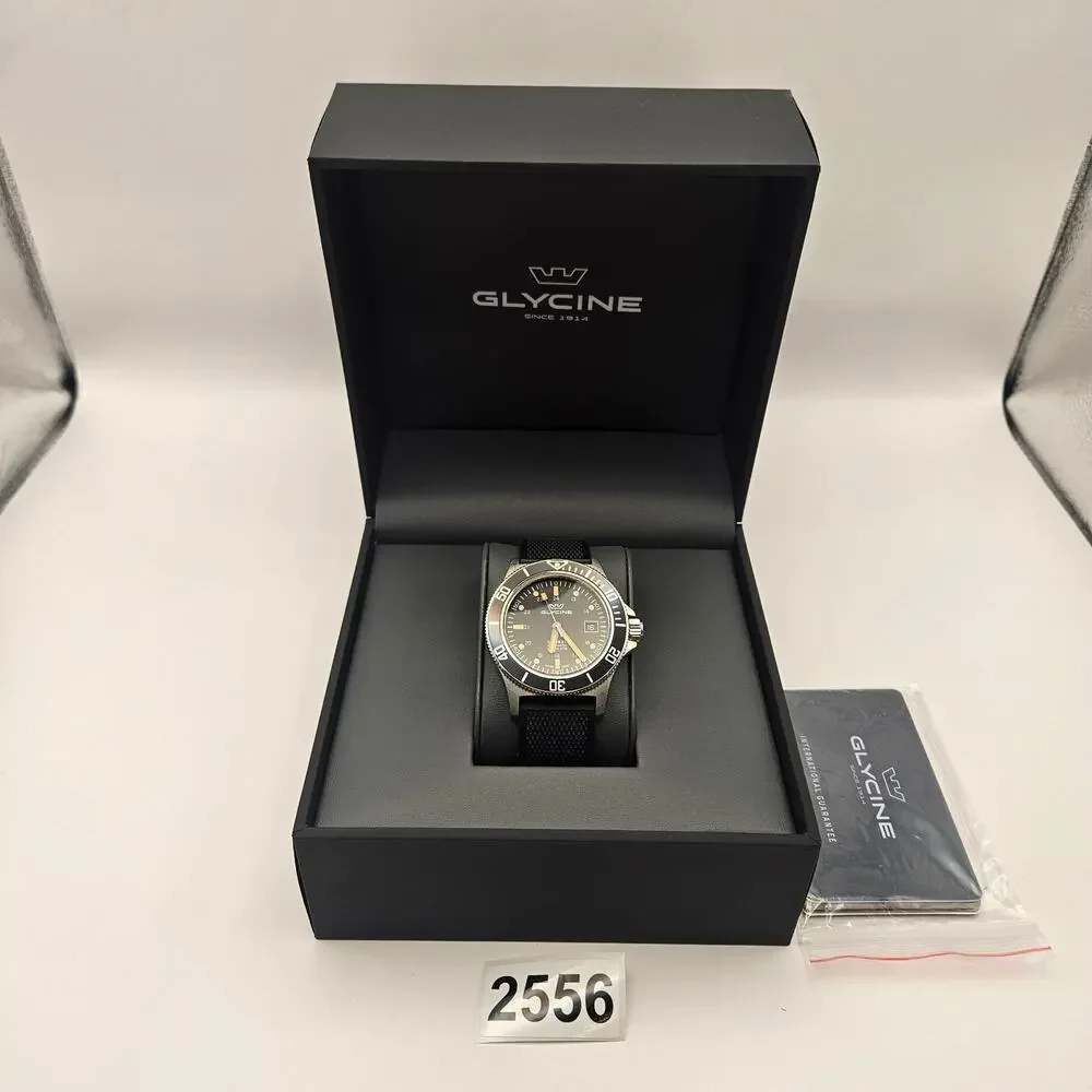 GLYCINE GL0083 COMBAT SUB 42MM SWISS AUTOMATIC WATCH WORN AFTERMARKET STRAP